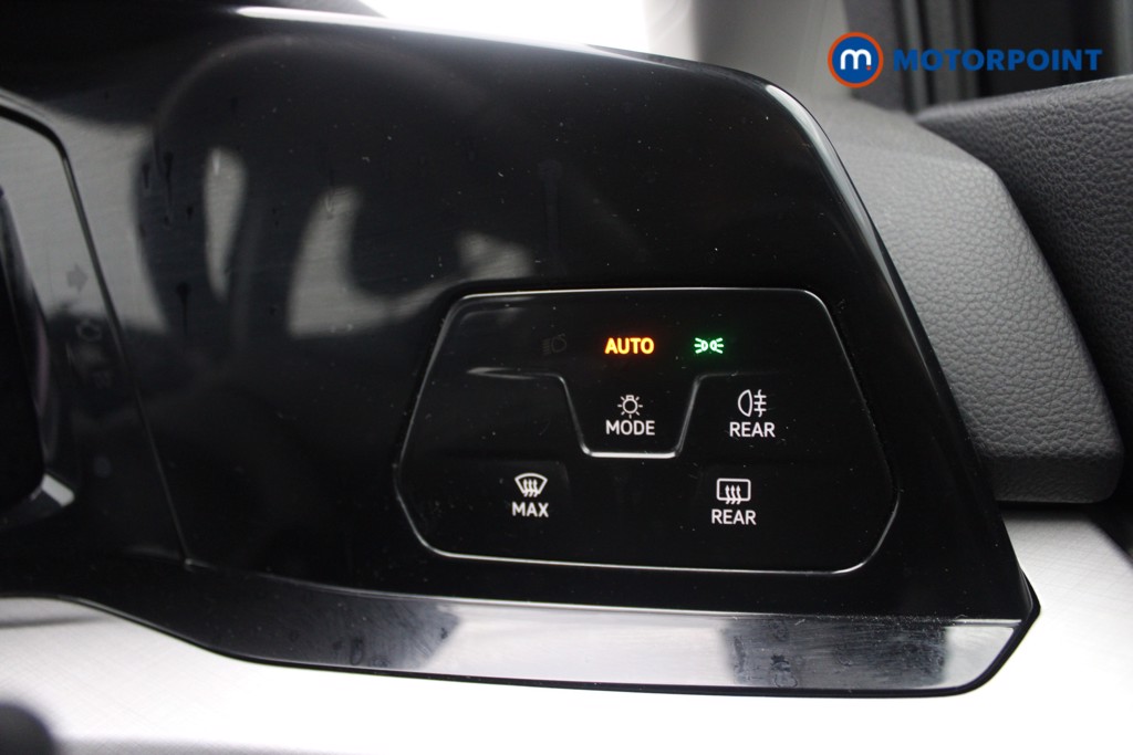 Volkswagen Golf Life Automatic Diesel Hatchback - Stock Number (1551892) - 16th supplementary image