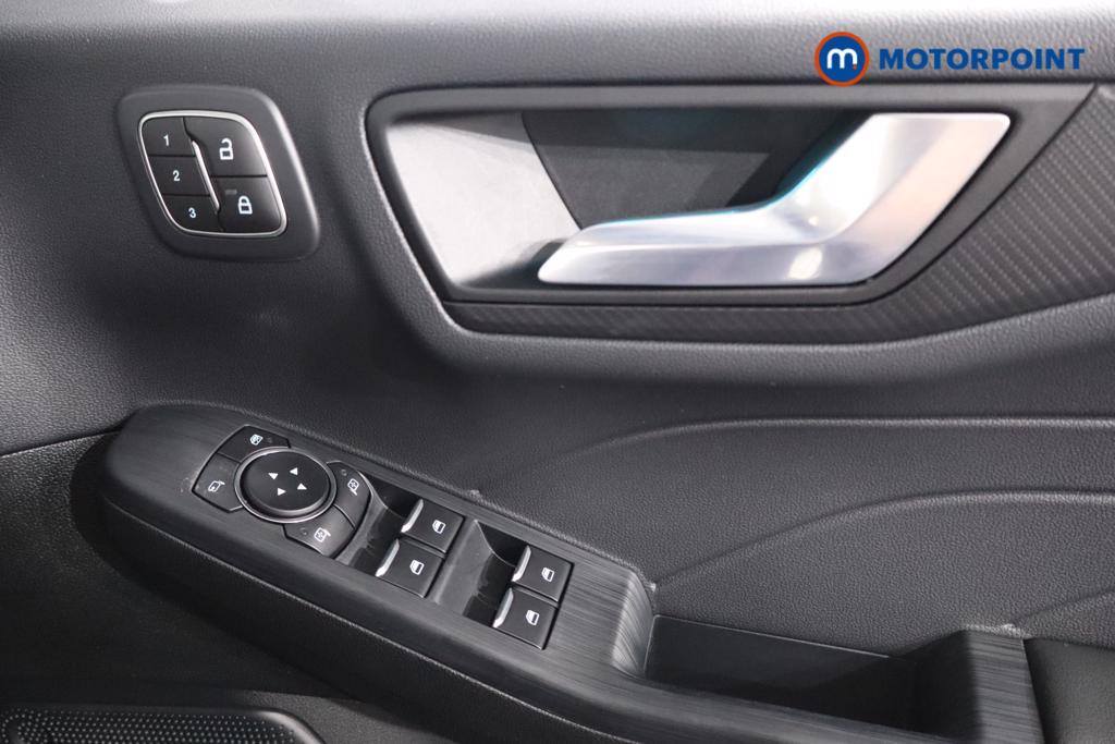 Ford Kuga St-Line Automatic Petrol Plug-In Hybrid SUV - Stock Number (1552100) - 12th supplementary image