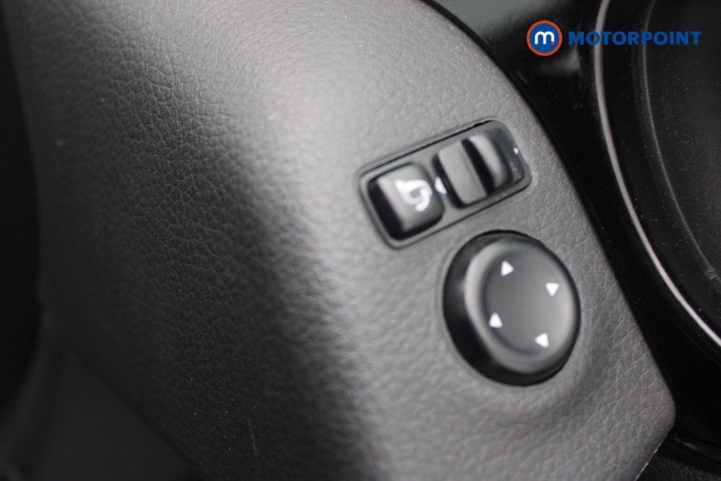 Nissan Qashqai Acenta Premium Automatic Diesel SUV - Stock Number (1552434) - 17th supplementary image