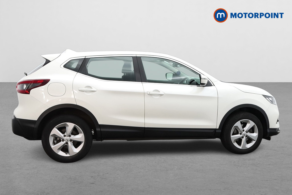 Nissan Qashqai Acenta Premium Automatic Diesel SUV - Stock Number (1552434) - Drivers side