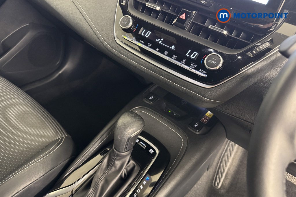 Toyota Corolla Excel Automatic Petrol-Electric Hybrid Estate - Stock Number (1552684) - 11th supplementary image