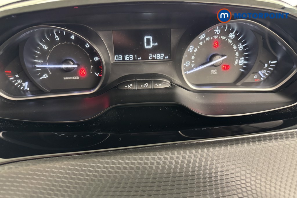 Peugeot 208 Allure Manual Petrol Hatchback - Stock Number (1552770) - 9th supplementary image