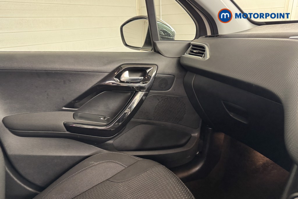 Peugeot 208 Allure Manual Petrol Hatchback - Stock Number (1552770) - 12th supplementary image