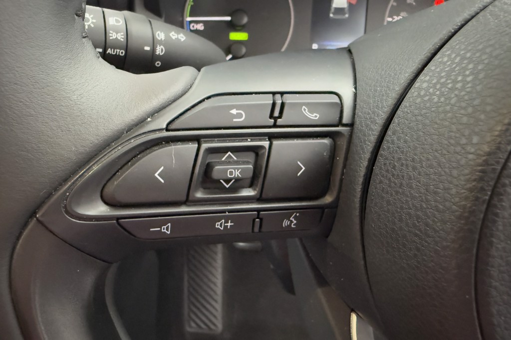 Toyota Yaris Icon Automatic Petrol-Electric Hybrid Hatchback - Stock Number (1552939) - 4th supplementary image