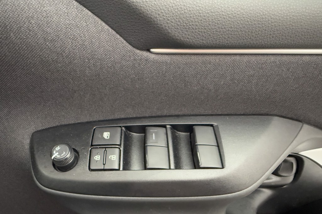 Toyota Yaris Icon Automatic Petrol-Electric Hybrid Hatchback - Stock Number (1552939) - 18th supplementary image