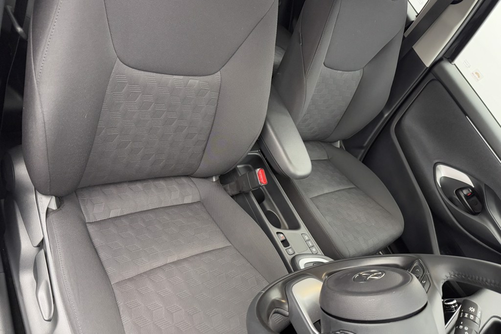 Toyota Yaris Icon Automatic Petrol-Electric Hybrid Hatchback - Stock Number (1552939) - 19th supplementary image