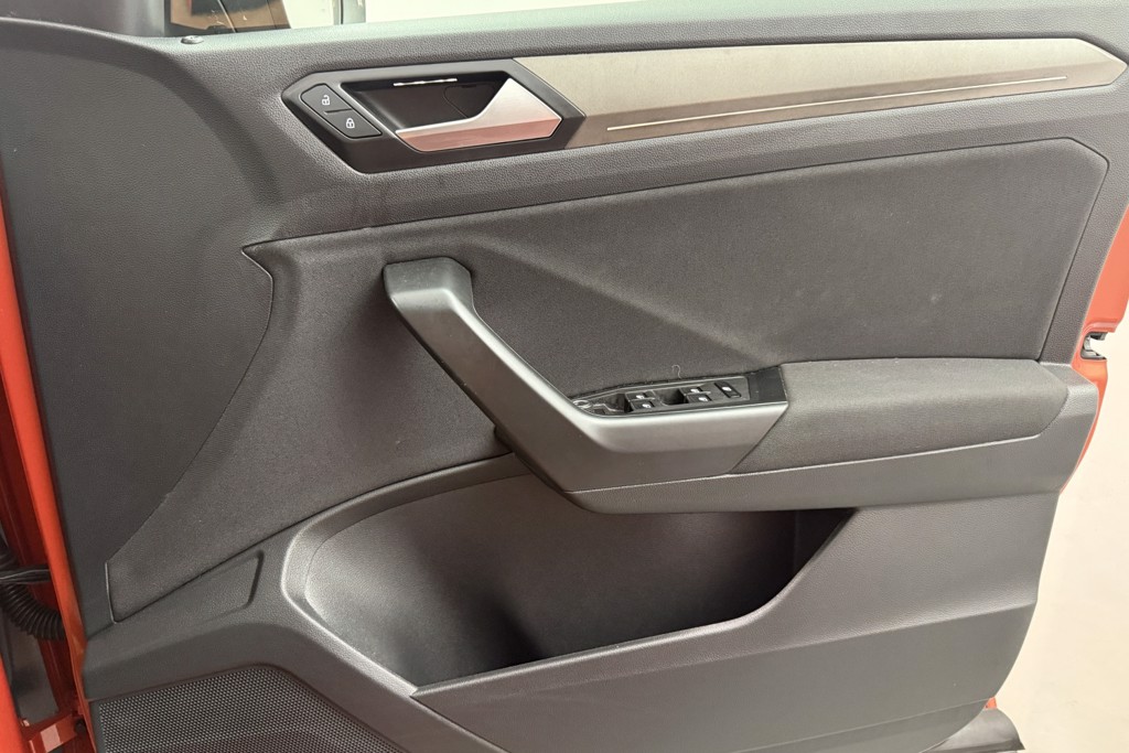 Volkswagen T-Roc Design Automatic Petrol SUV - Stock Number (1552989) - 15th supplementary image