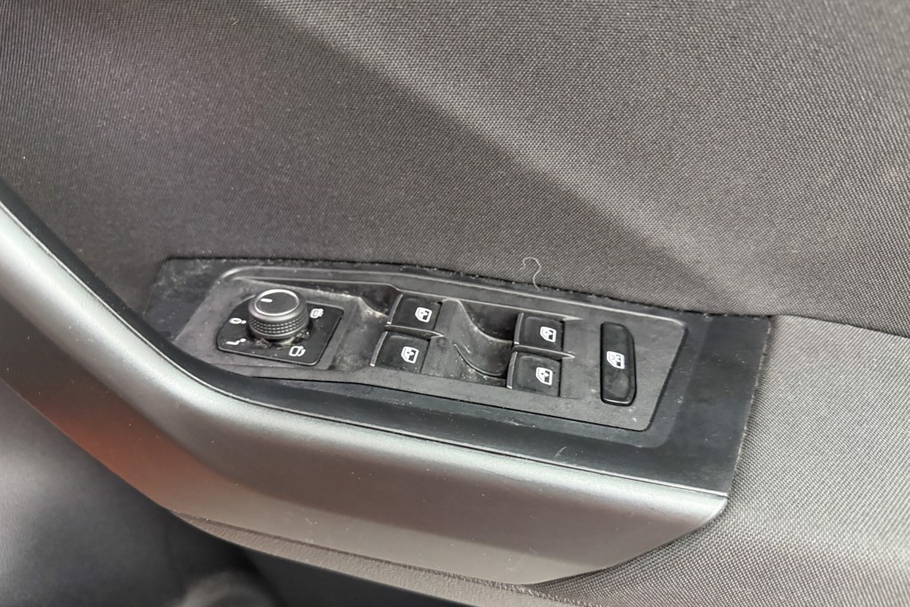 Volkswagen T-Roc Design Automatic Petrol SUV - Stock Number (1552989) - 16th supplementary image