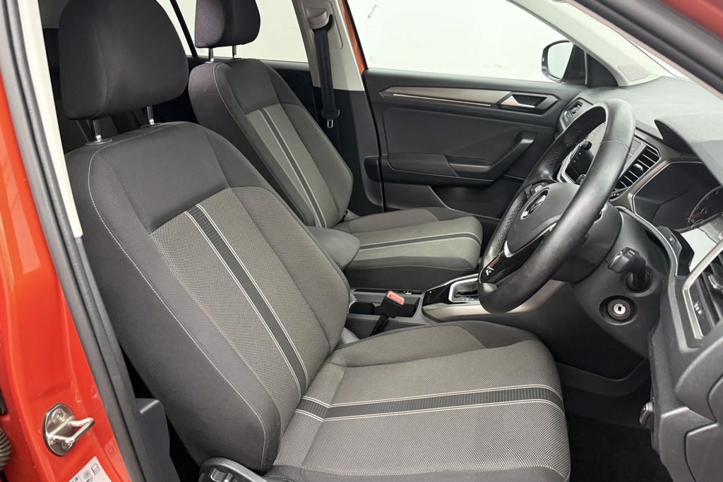 Volkswagen T-Roc Design Automatic Petrol SUV - Stock Number (1552989) - 17th supplementary image
