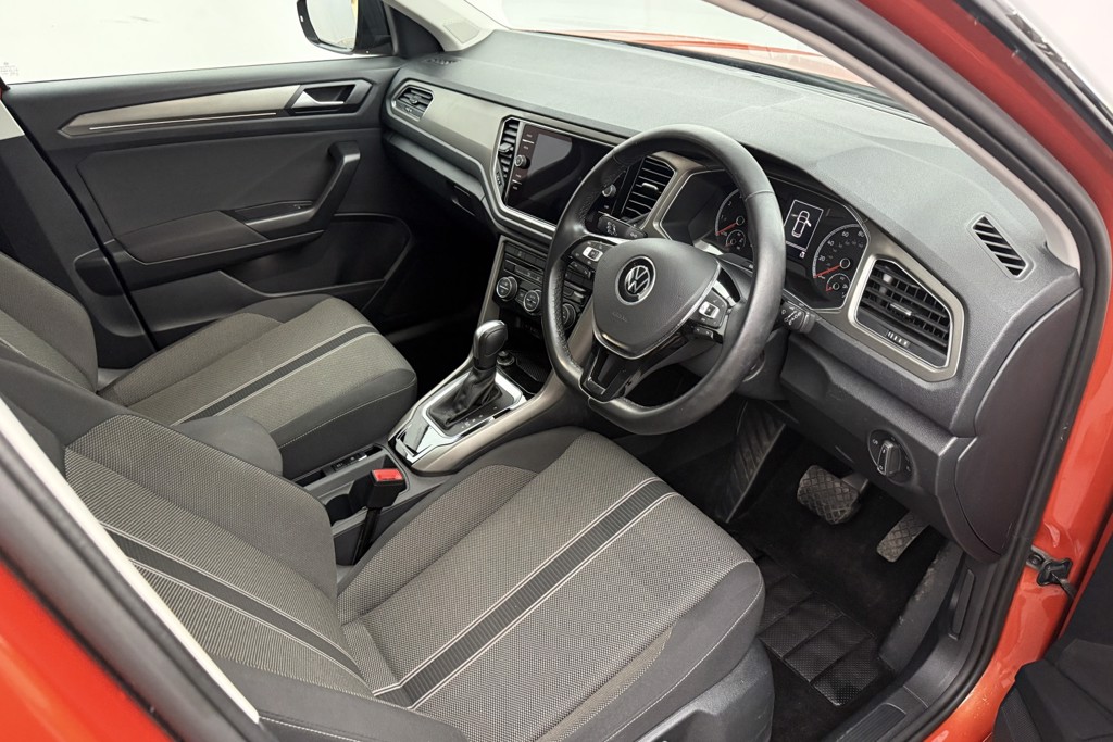 Volkswagen T-Roc Design Automatic Petrol SUV - Stock Number (1552989) - 1st supplementary image