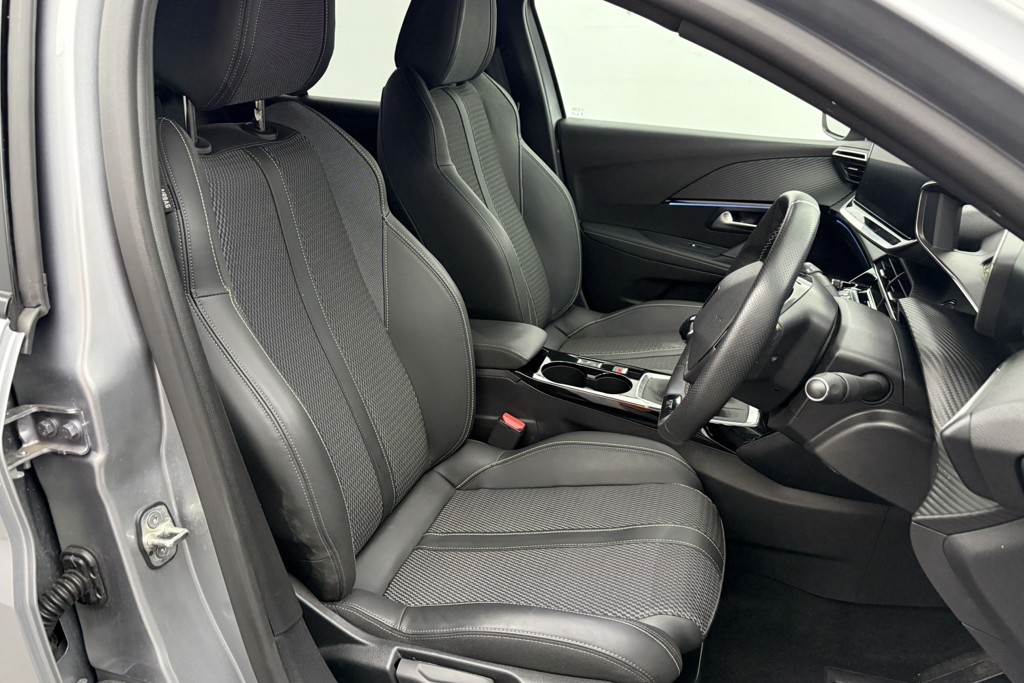 Peugeot 208 GT Manual Petrol Hatchback - Stock Number (1553001) - 20th supplementary image