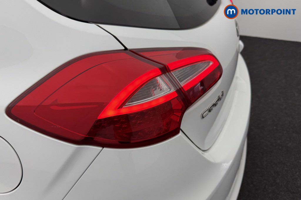 KIA Ceed Gt-Line Manual Petrol Hatchback - Stock Number (1553660) - 23rd supplementary image