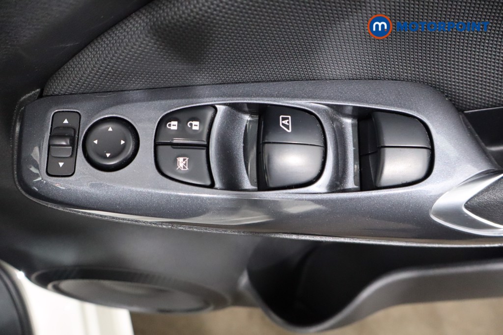 Nissan Juke Acenta Automatic Petrol SUV - Stock Number (1554002) - 16th supplementary image