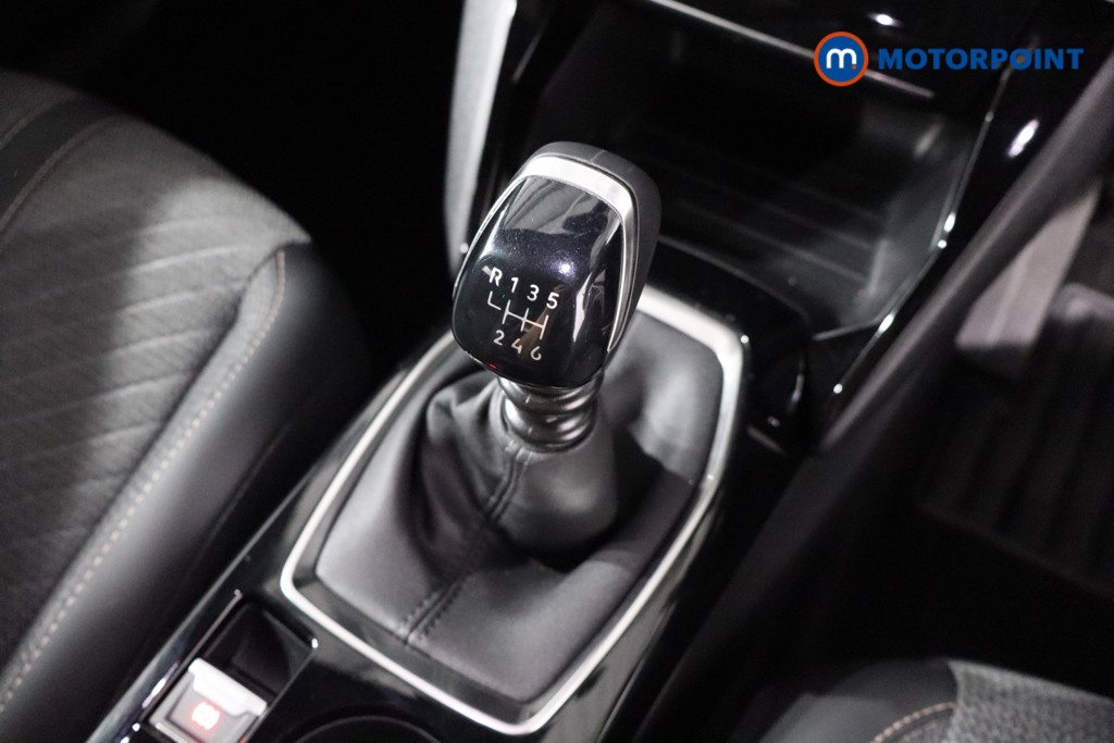 Peugeot 2008 Allure Manual Petrol SUV - Stock Number (1554274) - 14th supplementary image