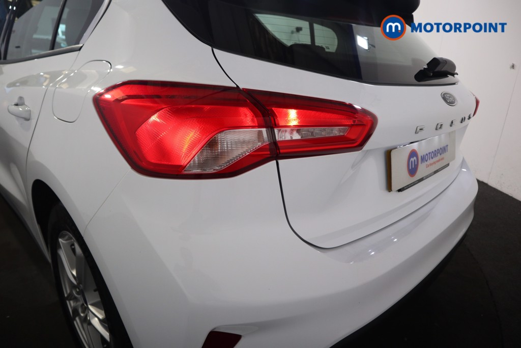 Ford Focus Zetec Manual Petrol Hatchback - Stock Number (1554390) - 20th supplementary image
