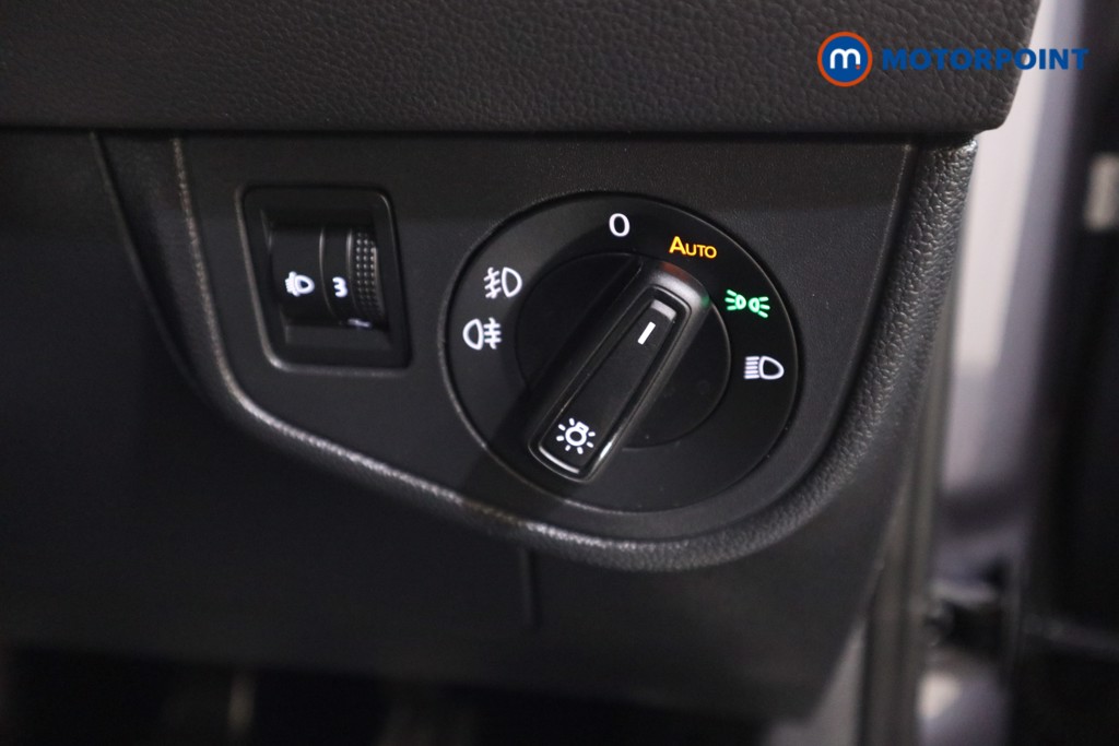 Volkswagen Polo R-Line Manual Petrol Hatchback - Stock Number (1554447) - 9th supplementary image