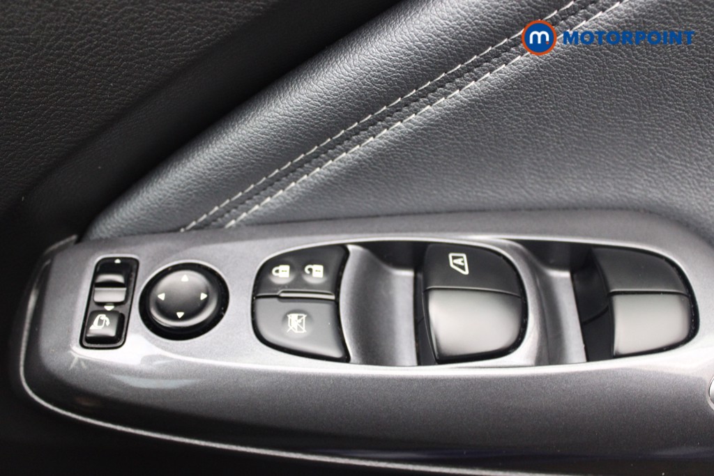 Nissan Juke N-Connecta Automatic Petrol SUV - Stock Number (1554526) - 17th supplementary image