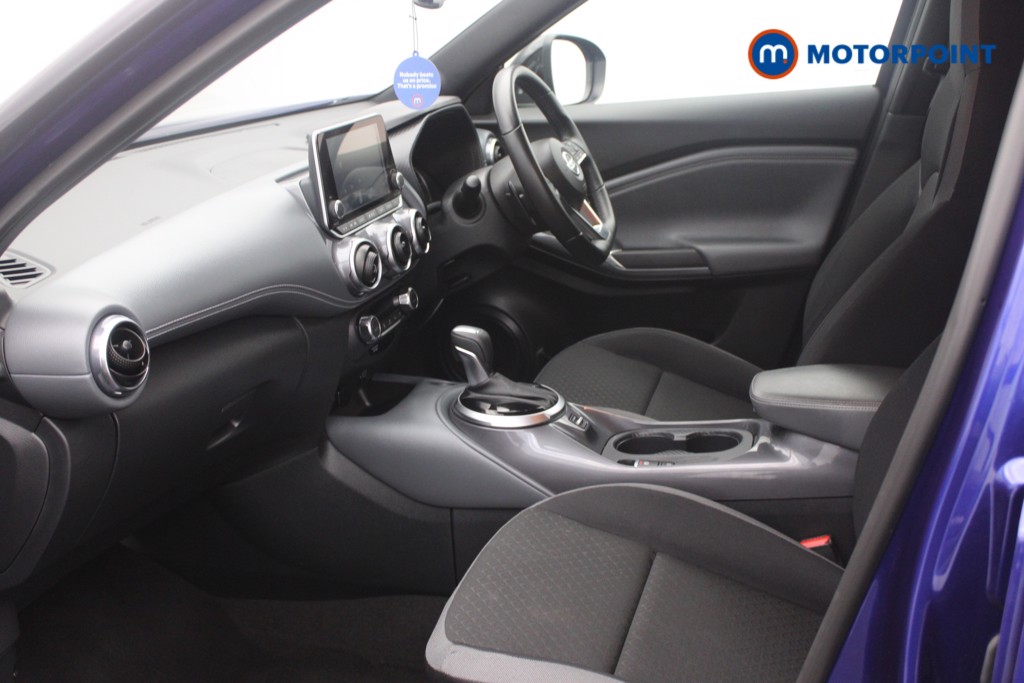 Nissan Juke N-Connecta Automatic Petrol SUV - Stock Number (1554526) - 1st supplementary image
