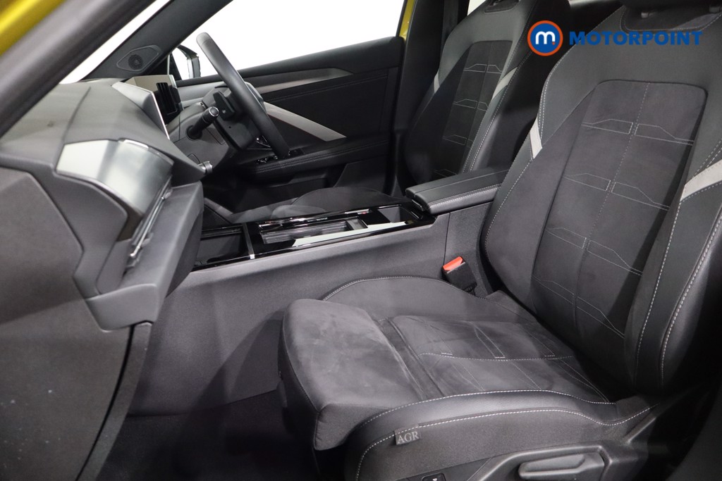 Vauxhall Astra Ultimate Automatic Petrol Hatchback - Stock Number (1554929) - 4th supplementary image