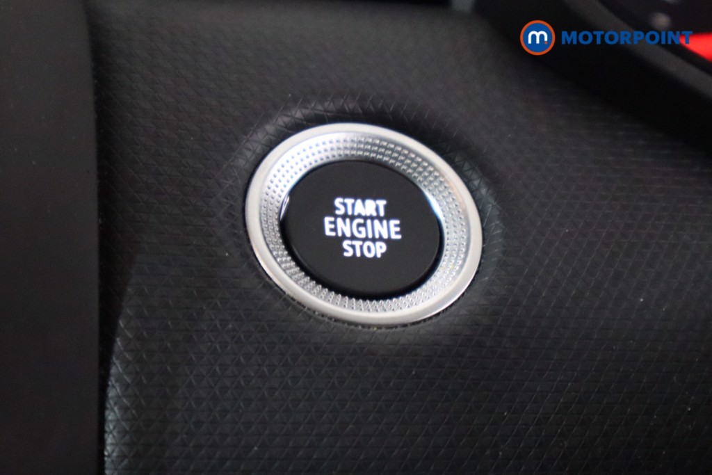 Renault Clio Iconic Edition Manual Petrol Hatchback - Stock Number (1555373) - 14th supplementary image