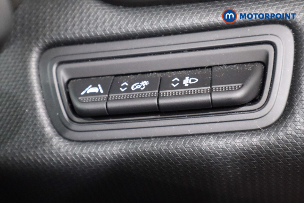Renault Clio Iconic Edition Manual Petrol Hatchback - Stock Number (1555373) - 20th supplementary image
