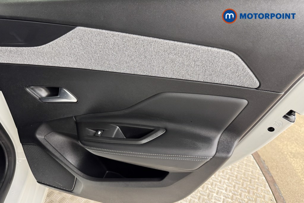 Peugeot 308 Allure Premium Automatic Petrol Plug-In Hybrid Hatchback - Stock Number (1555675) - 16th supplementary image