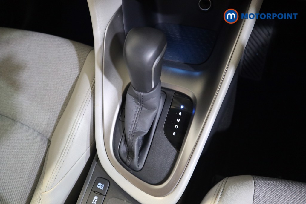 Toyota Yaris Excel Automatic Petrol-Electric Hybrid Hatchback - Stock Number (1532436) - 8th supplementary image