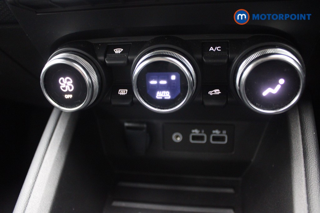 Renault Clio Evolution Manual Petrol Hatchback - Stock Number (1535535) - 10th supplementary image
