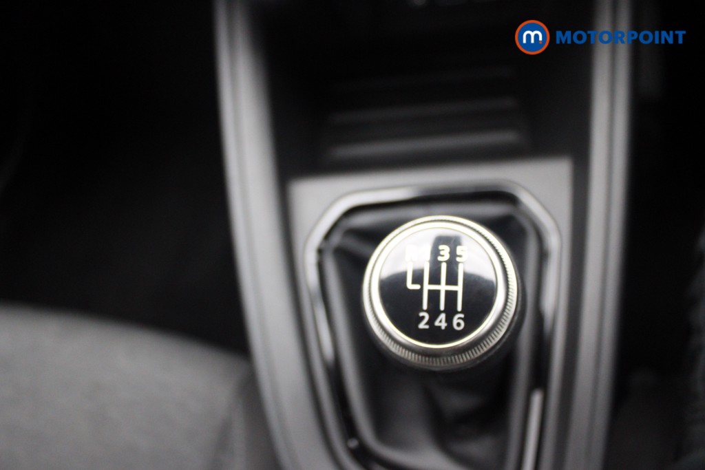 Renault Clio Evolution Manual Petrol Hatchback - Stock Number (1535535) - 11th supplementary image