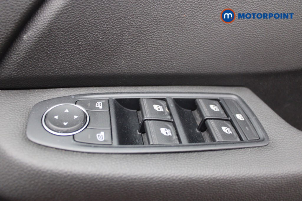 Renault Clio Evolution Manual Petrol Hatchback - Stock Number (1535535) - 17th supplementary image