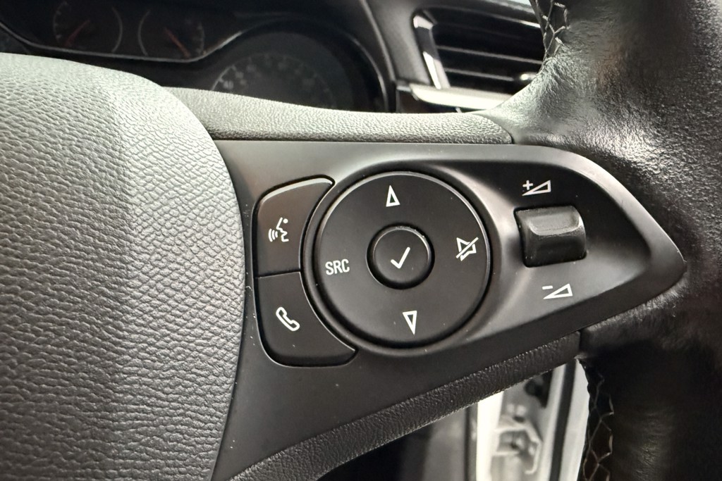 Vauxhall Corsa SE Manual Petrol Hatchback - Stock Number (1543482) - 4th supplementary image