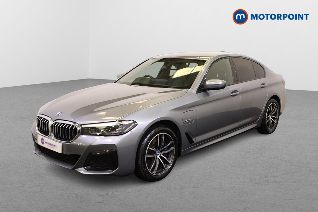 BMW 5 Series M Sport Automatic Petrol Plug-In Hybrid Saloon - Stock Number (1543681) - Passenger side front corner