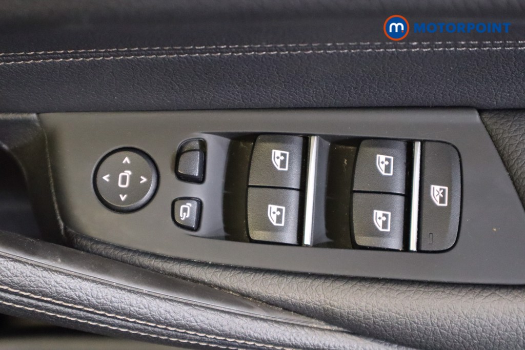 BMW 5 Series M Sport Automatic Petrol Plug-In Hybrid Estate - Stock Number (1543848) - 13th supplementary image