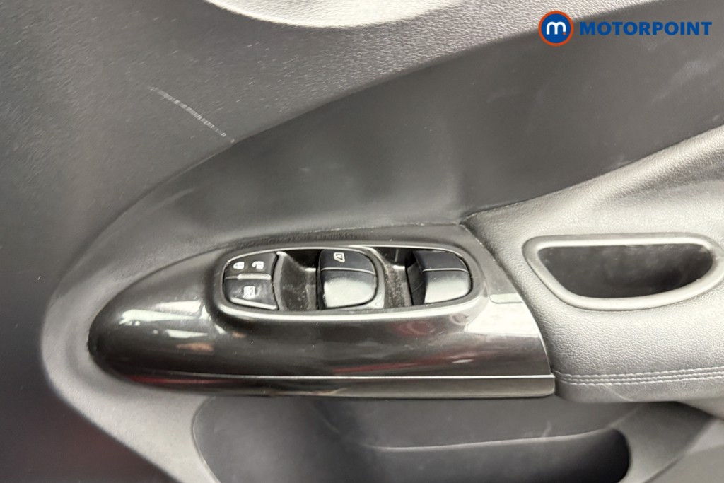Nissan Juke Tekna Manual Petrol SUV - Stock Number (1544217) - 15th supplementary image