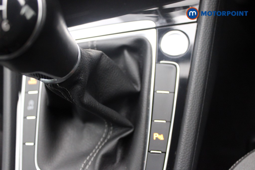 Volkswagen Golf R-Line Manual Petrol Hatchback - Stock Number (1546676) - 10th supplementary image
