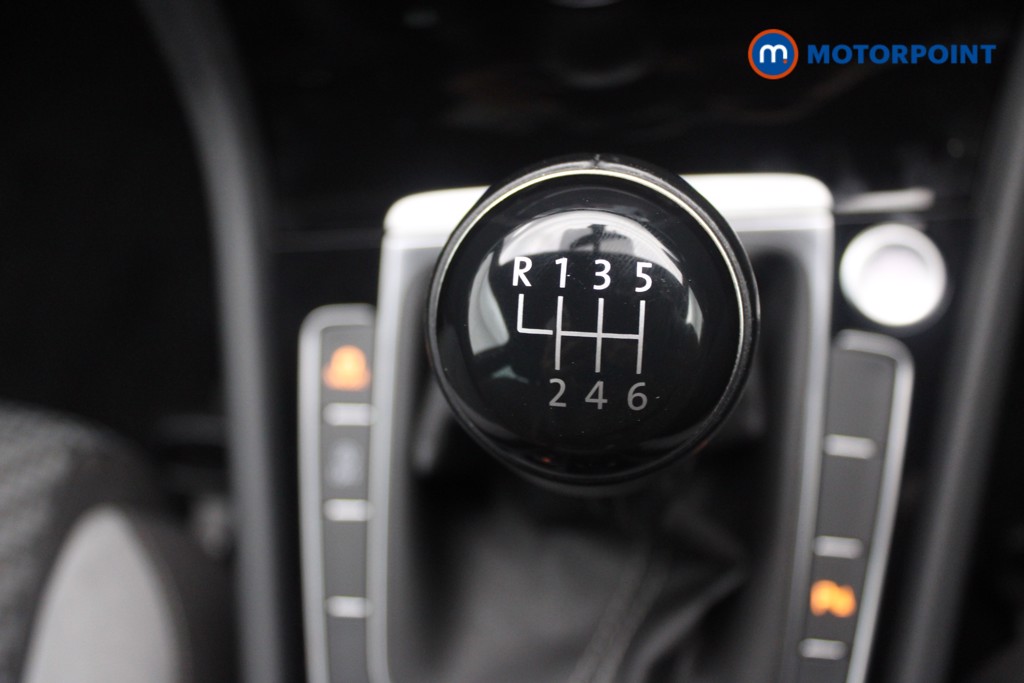 Volkswagen Golf R-Line Manual Petrol Hatchback - Stock Number (1546676) - 13th supplementary image