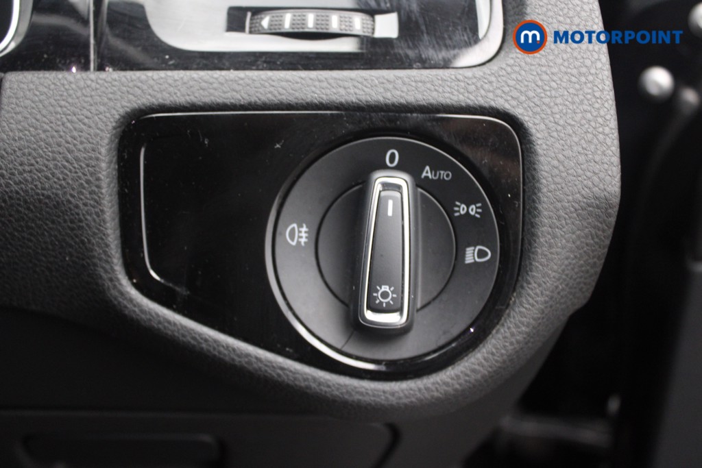 Volkswagen Golf R-Line Manual Petrol Hatchback - Stock Number (1546676) - 16th supplementary image