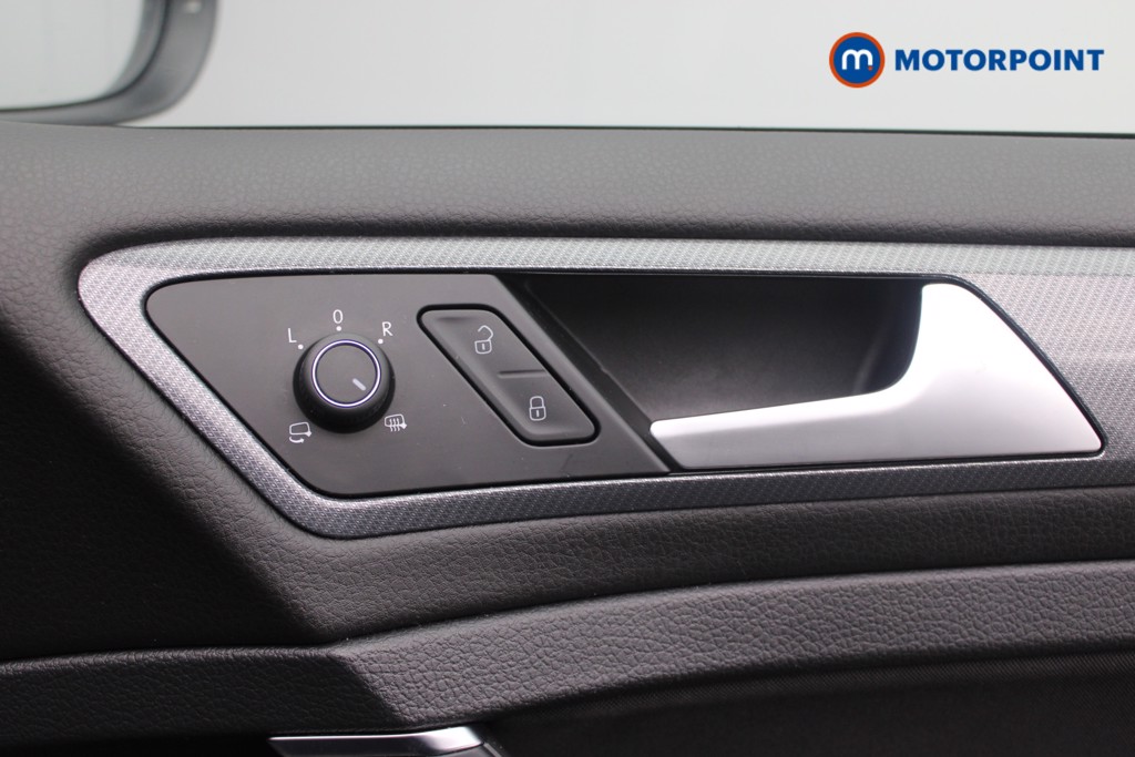 Volkswagen Golf R-Line Manual Petrol Hatchback - Stock Number (1546676) - 17th supplementary image