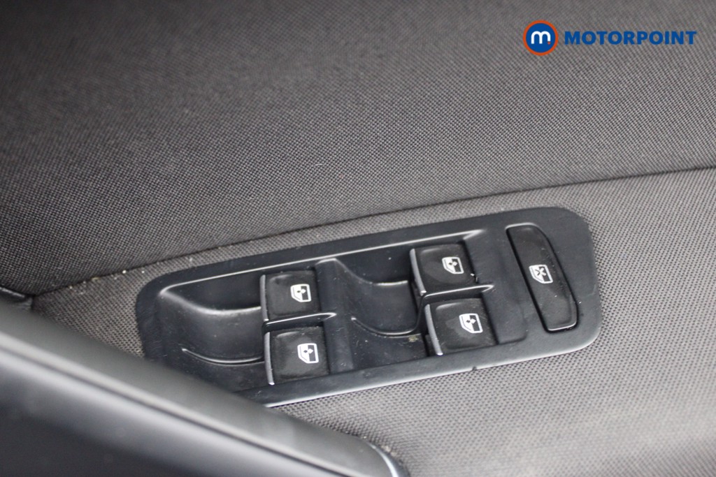 Volkswagen Golf R-Line Manual Petrol Hatchback - Stock Number (1546676) - 18th supplementary image
