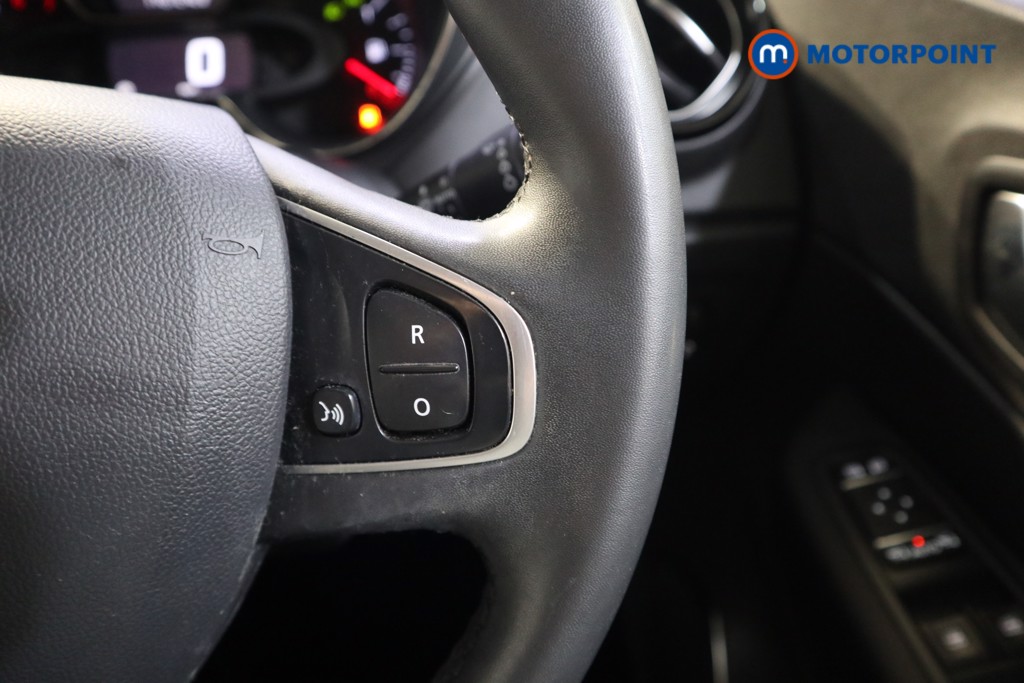 Renault Captur Iconic Manual Petrol SUV - Stock Number (1546712) - 4th supplementary image