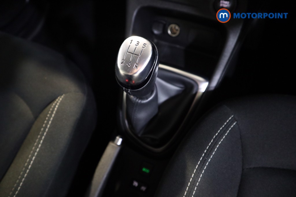 Renault Captur Iconic Manual Petrol SUV - Stock Number (1546712) - 8th supplementary image