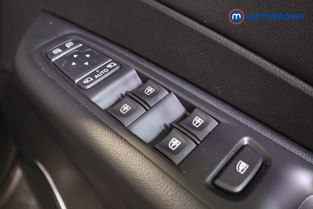 Renault Captur Iconic Manual Petrol SUV - Stock Number (1546712) - 10th supplementary image