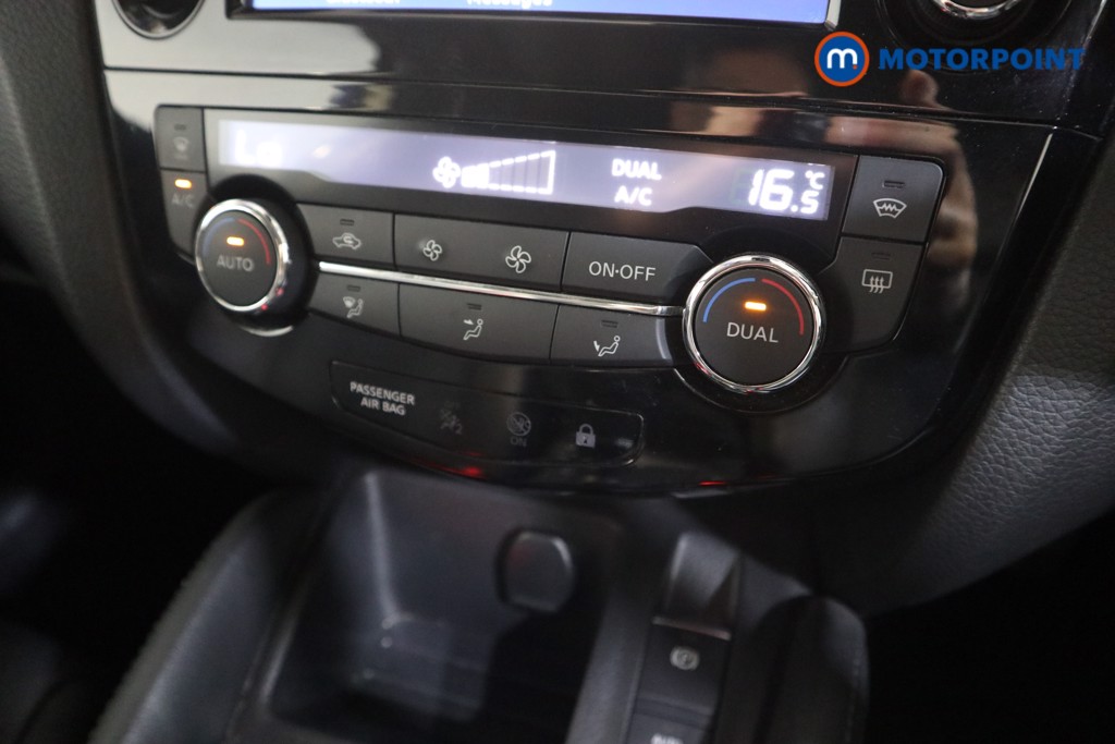 Nissan Qashqai Tekna Manual Diesel SUV - Stock Number (1548060) - 7th supplementary image