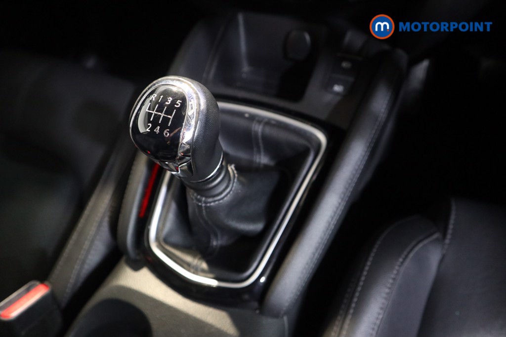 Nissan Qashqai Tekna Manual Diesel SUV - Stock Number (1548060) - 8th supplementary image