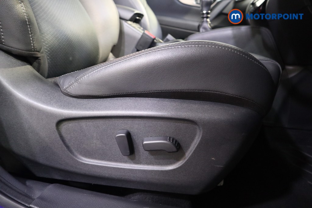 Nissan Qashqai Tekna Manual Diesel SUV - Stock Number (1548060) - 10th supplementary image