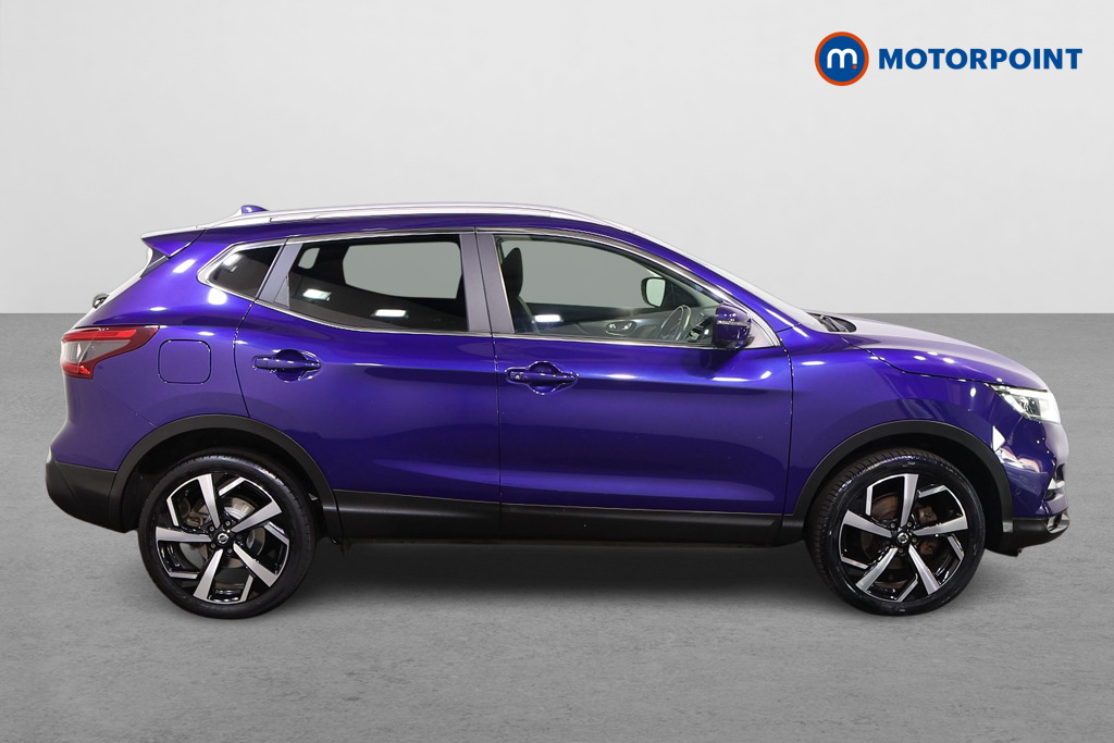 Nissan Qashqai Tekna Manual Diesel SUV - Stock Number (1548060) - Drivers side