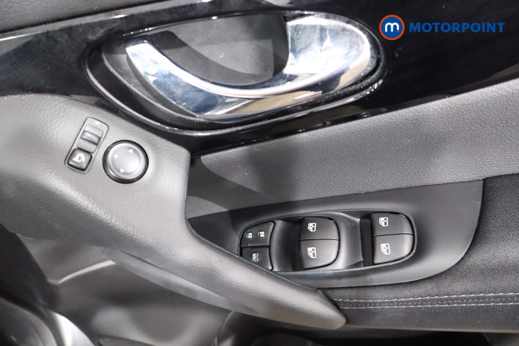 Nissan Qashqai N-Connecta Manual Petrol SUV - Stock Number (1549299) - 17th supplementary image