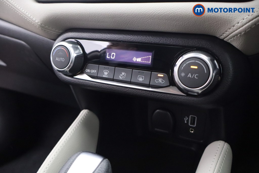Nissan Micra Tekna Automatic Petrol Hatchback - Stock Number (1549430) - 8th supplementary image