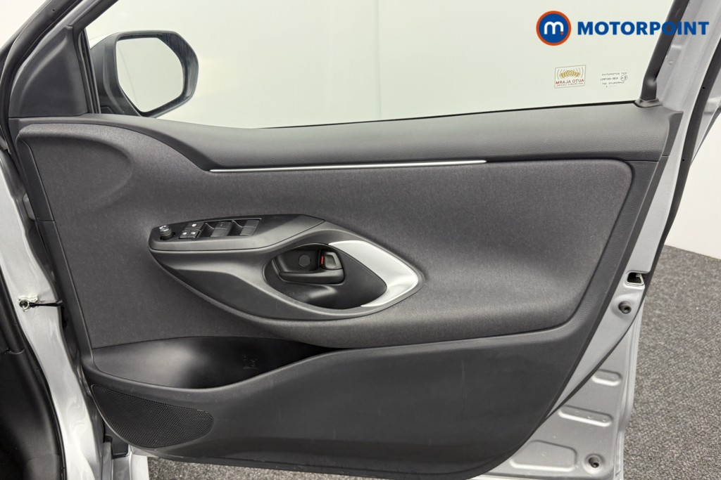 Toyota Yaris Icon Automatic Petrol-Electric Hybrid Hatchback - Stock Number (1550827) - 15th supplementary image