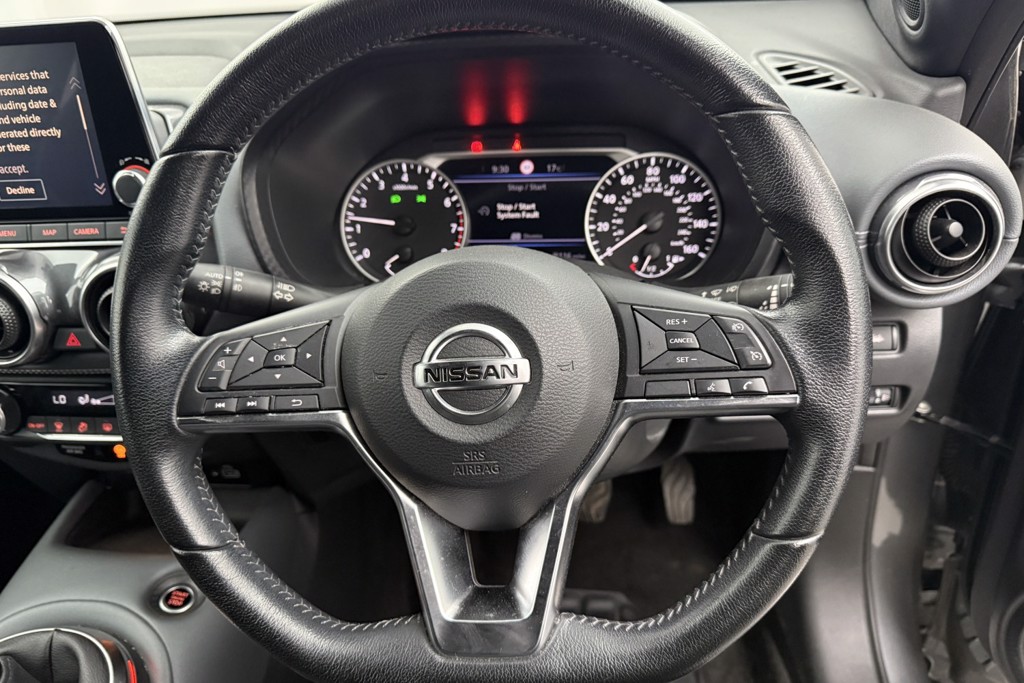 Nissan Juke N-Connecta Manual Petrol SUV - Stock Number (1551014) - 2nd supplementary image
